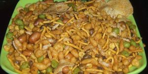 Navratan Mixture Namkeen 02