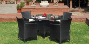 TYRONE OUTDOOR DINING SET