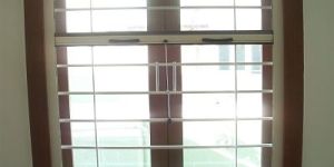 RECTRACTABLE DOOR AND WINDOW