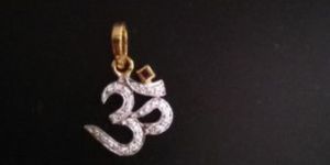 Om Pendent 01