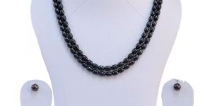 Plain Black Pearl Necklace Set