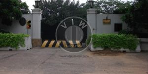 INDUSTRIAL ROAD BLOCKER