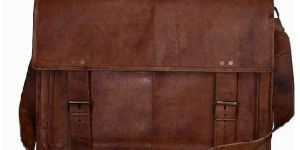 Sturdy messenger bag laptop (14'' /15.6'') fits