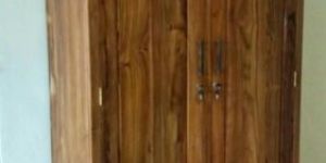 Plain Wooden Almirah
