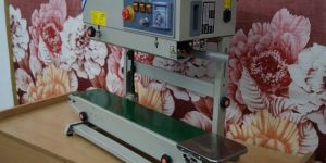 Vertical Sealer 750LW