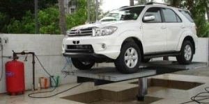 Single Post Washing Lift