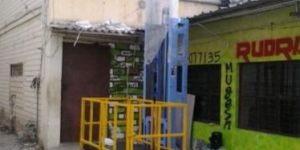 Hydraulic Goods Lift