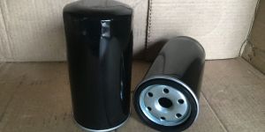 MESSY TRACTOR OIL FILTER