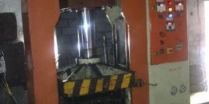 BAKELITE HYDRAULIC PRESS