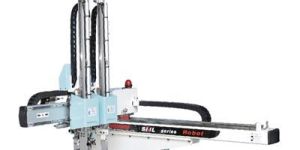 Light Traversing Servo Robot