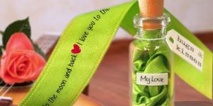 Message Ribbon Bottle