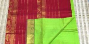 Silk Cotton Plain Sarees in Contrast Pallu