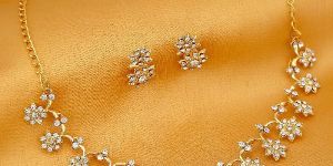 Sukkhi Stylish Gold Plated Collar Necklace Set