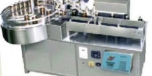 Vertical Labeling Machine With Inbuilt Turn Table.