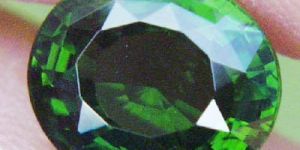 Tsavorite Gemstone- Ge-tsavo-3