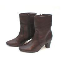 Ladies Leather Footwear