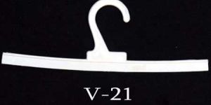 Plastic Hangers (V-21)