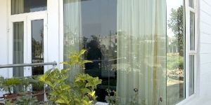 Glass to Glass Window