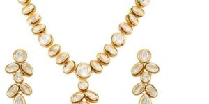 Indian Delicate Vilandi Pendant Set