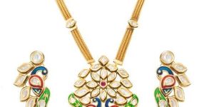 Peacock Design Vilandi Pendant Set