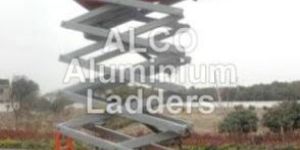 Self Propelled Scissor Lift DC Operated