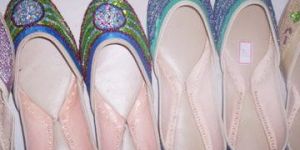 Women Leather Floral Kiwi Jutti