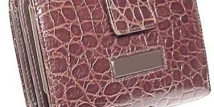 Ladies Crocodile-Textured Leather Wallet