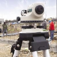 Auto Level Surveying Instrument