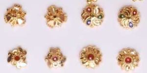 04 - Gold Nose Pins