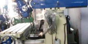 RAM Turret Milling Machine