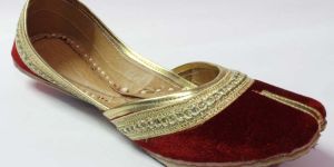 Shaneel Base Round Punjabi Jutis