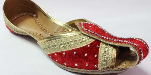 Shaneel Stone Punch Punjabi Jutis