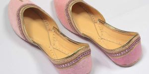 Velvet Base Punjabi Jutis