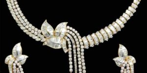 Gold & Diamond Jewellery - D012