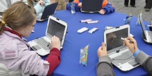 Intel Classmate PC 04