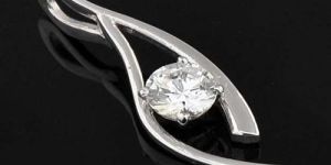 Swarovski Solitaire Sensual Pendant