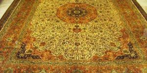 Kashmiri Silk Carpet (185-185)