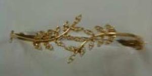 Diamond Studded Gold Bracelet 002