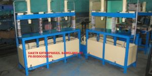 Areka Leaf Plate Cutting