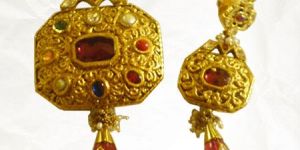 Antique Gold Pendant Set