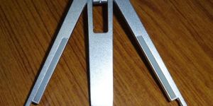 Mobile Metal Folding Tripod Stand Holder