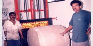 E-Hydraulic Goods Lifting Platform