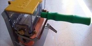 GLU-MAN The glue spreader