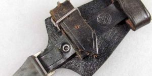 SS Vertical Dagger Hanger