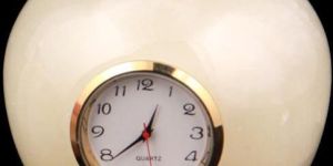 Onyx Apple Shape Watch