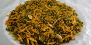 Moong Lacha