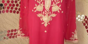 Doree Flower Embroidery Kurti