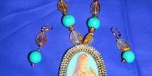 Lady's Bird Pendant Set