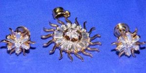 Sunburst Pendant Set