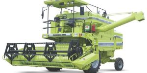 Dasmesh (7100) Self Propelled Combine Harvester